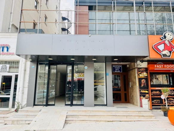 Çerkezköy Atatürk Caddesi’nde Kurumsal Kiralık 3 Katlı Mağaza