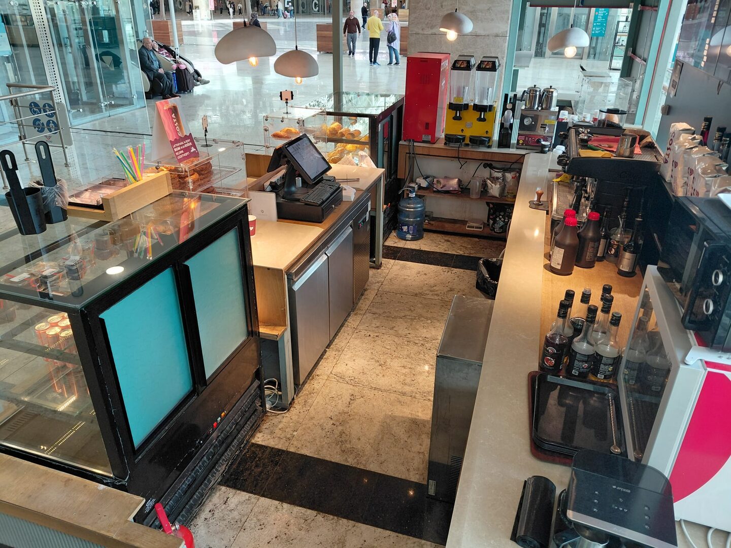 kiosk 5 Ankara YHT Garı Devren Kiralık Kafe – Peron Katı Kiosk Fırsatı