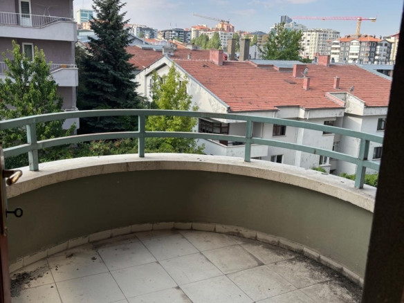 Öveçler lizbon caddesi kiralık ofis
